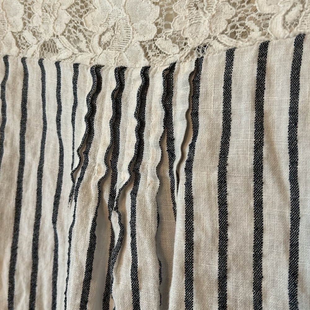 Lungo L’Arno Linen Blouse Lace Sleeve size L - Picture 2 of 3